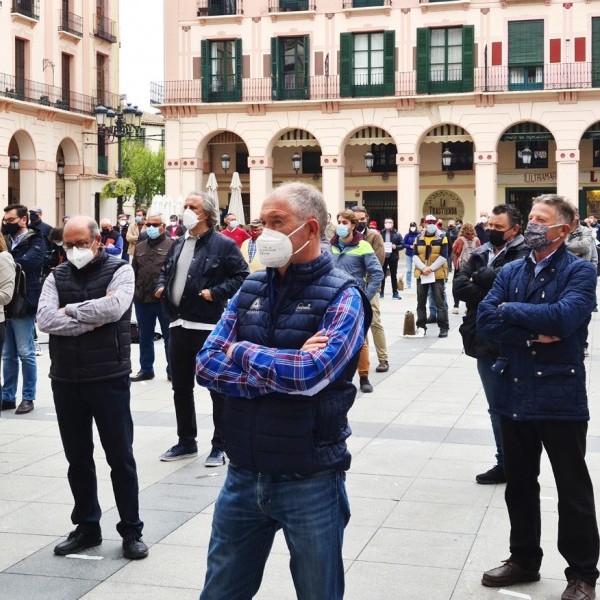 Concentración por la dignidad de la ganadería de Aragón en Huesca