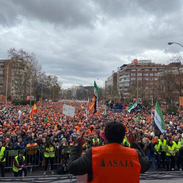 EL CAMPO INUNDA MADRID EN UNA MANIFESTACIÓN HISTÓRICA EN MADRID